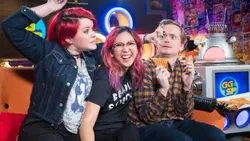 We Review Cooking Simulator and Check Out The Gamer Girl Fest!